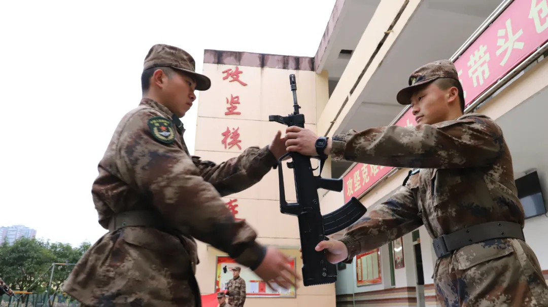 下连仪式，激励新兵岗位建功